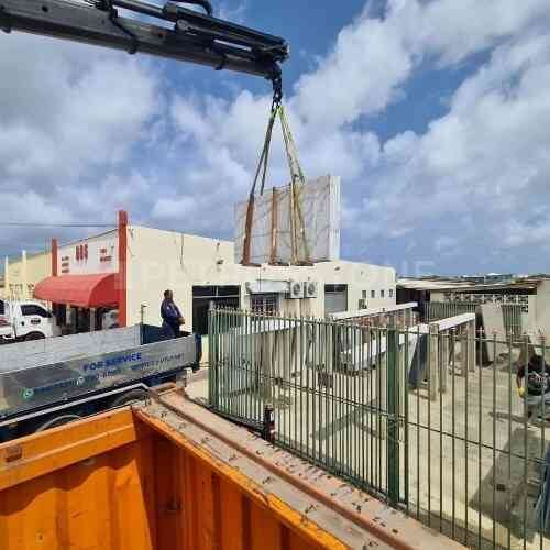 Petros® Stone Logistics Loading of Slabs (1)